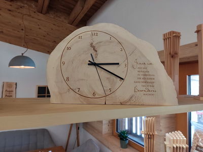 Uhr ohne Rinde Einzelstück mit Spruch